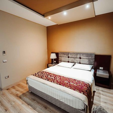 Hotel Arifi Shkodër Екстериор снимка