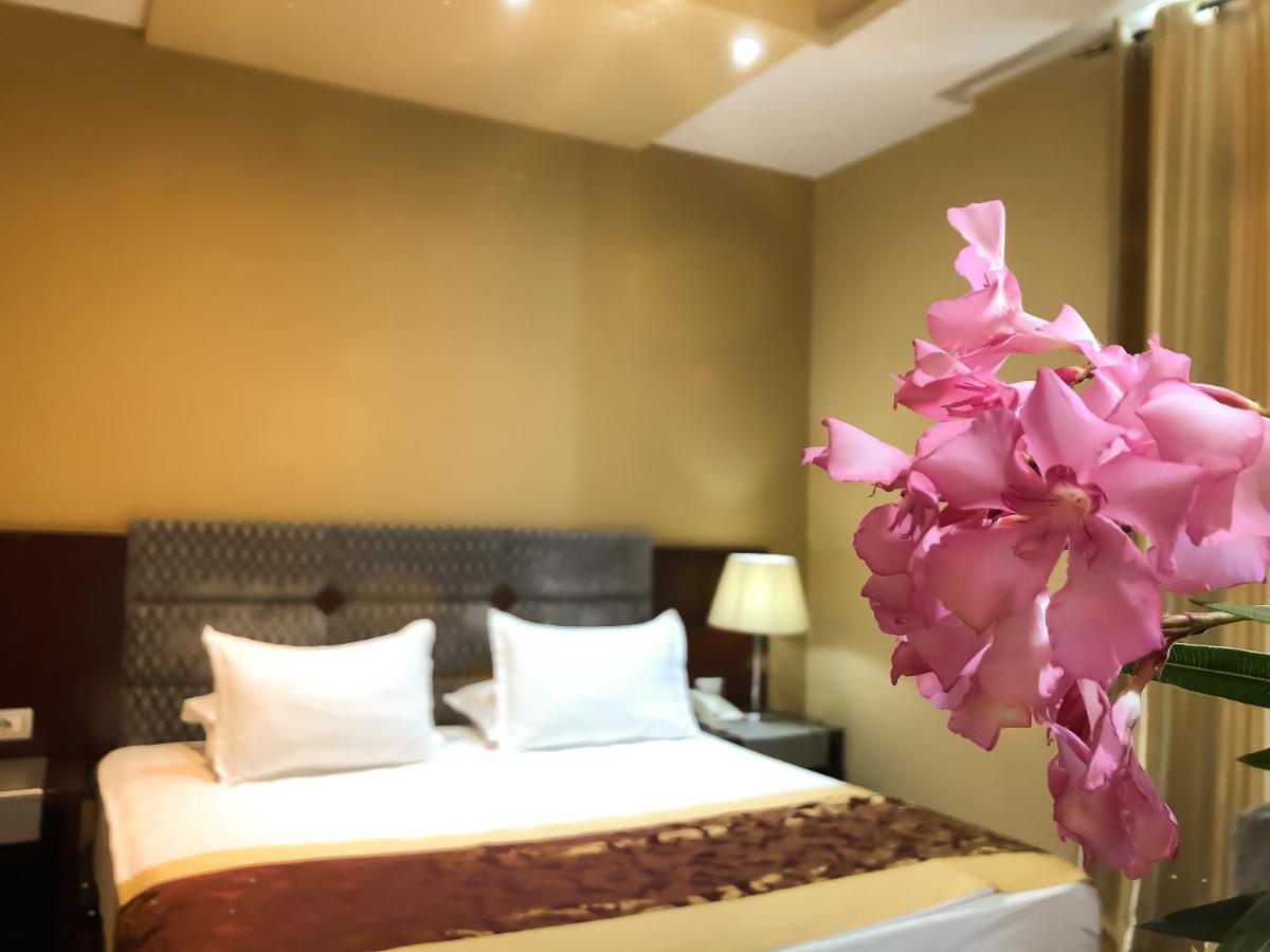 Hotel Arifi Shkodër Екстериор снимка