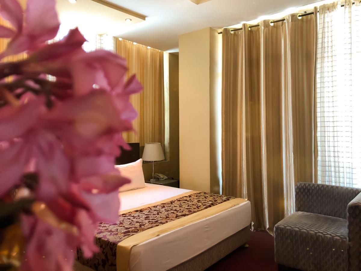 Hotel Arifi Shkodër Екстериор снимка