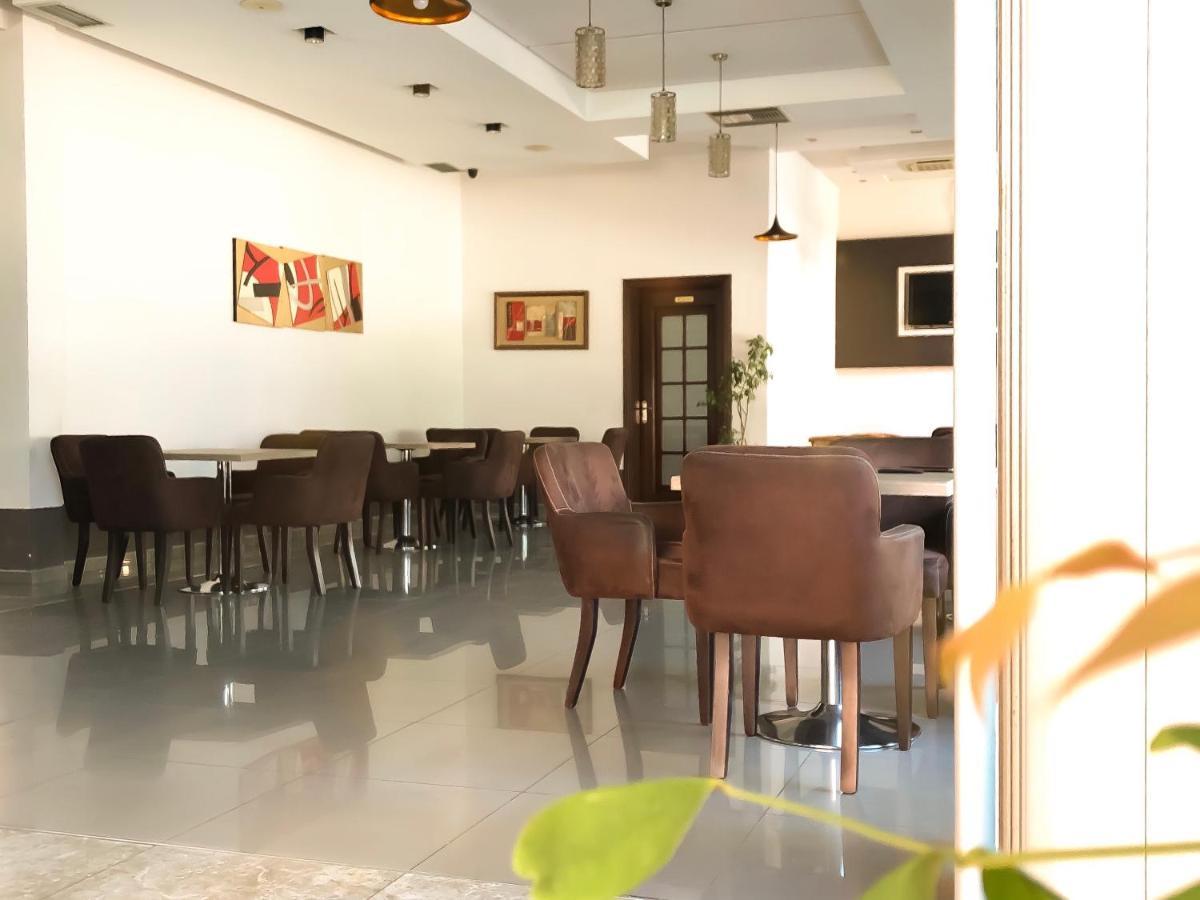 Hotel Arifi Shkodër Екстериор снимка