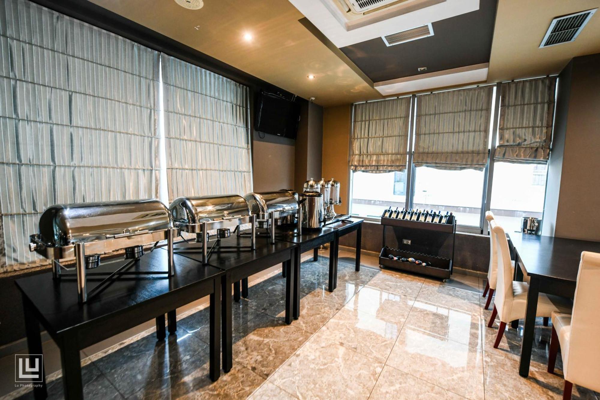 Hotel Arifi Shkodër Екстериор снимка