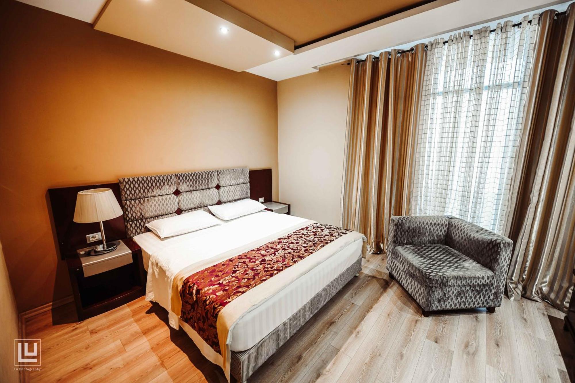 Hotel Arifi Shkodër Екстериор снимка