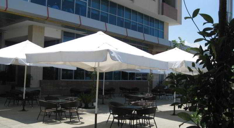 Hotel Arifi Shkodër Екстериор снимка