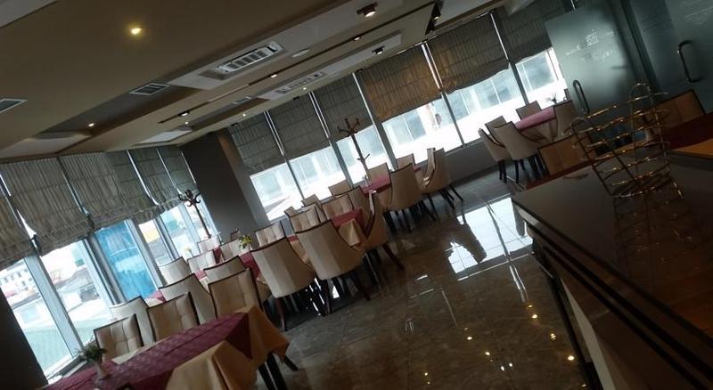 Hotel Arifi Shkodër Екстериор снимка